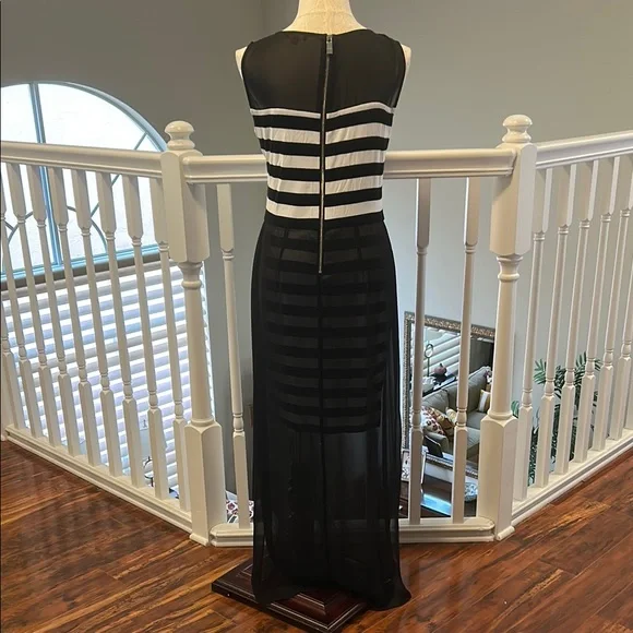 Vince Camuto Black and White Sleeveless Maxi Dress - Picture 4 of 8